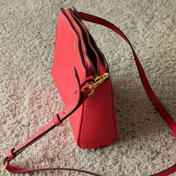 Tory Burch Red Textured Shoulder Bag - Picture 3 of 9